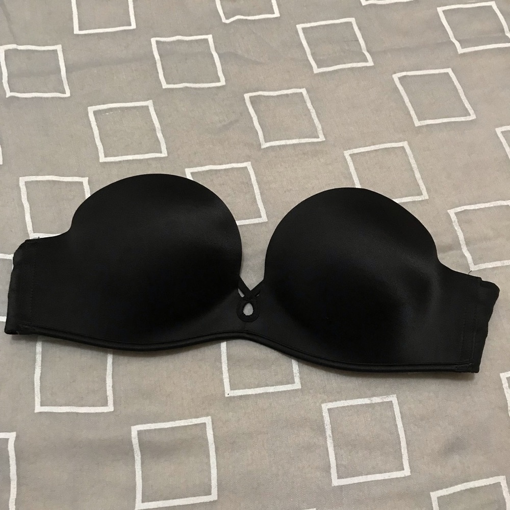 Victoria’s Secret strapless bra